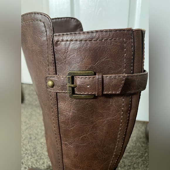Brown guess boots - Picture 3 of 4